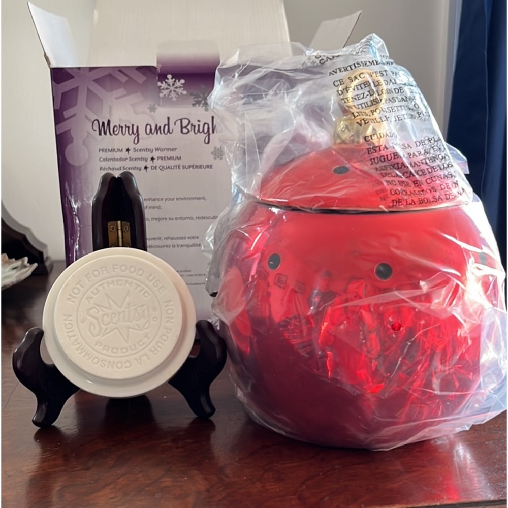Scentsy Merry and Bright Large Warmer